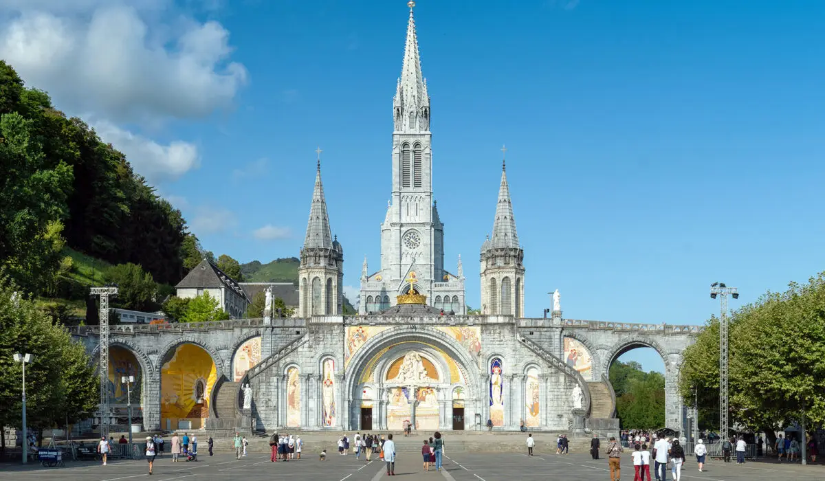 LOURDES